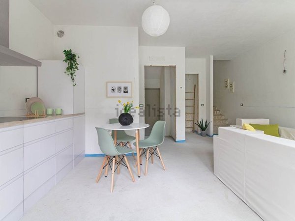 casa indipendente in vendita a Vimercate