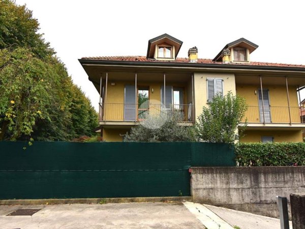 casa indipendente in vendita a Vimercate in zona Oreno