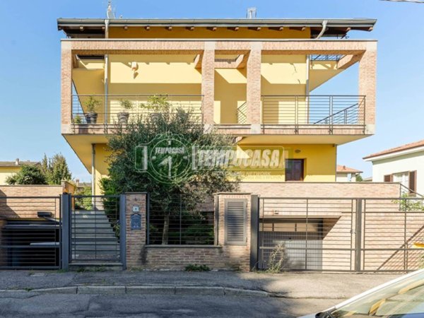 casa indipendente in vendita a Vimercate in zona Velasca