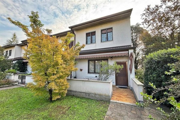 casa indipendente in vendita a Vimercate in zona Oreno