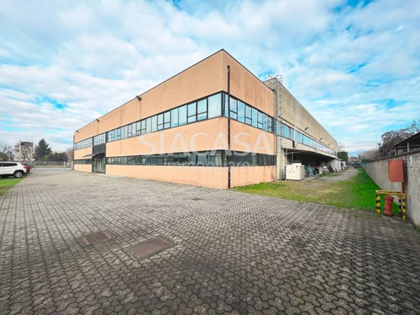 capannone in vendita a Vimercate