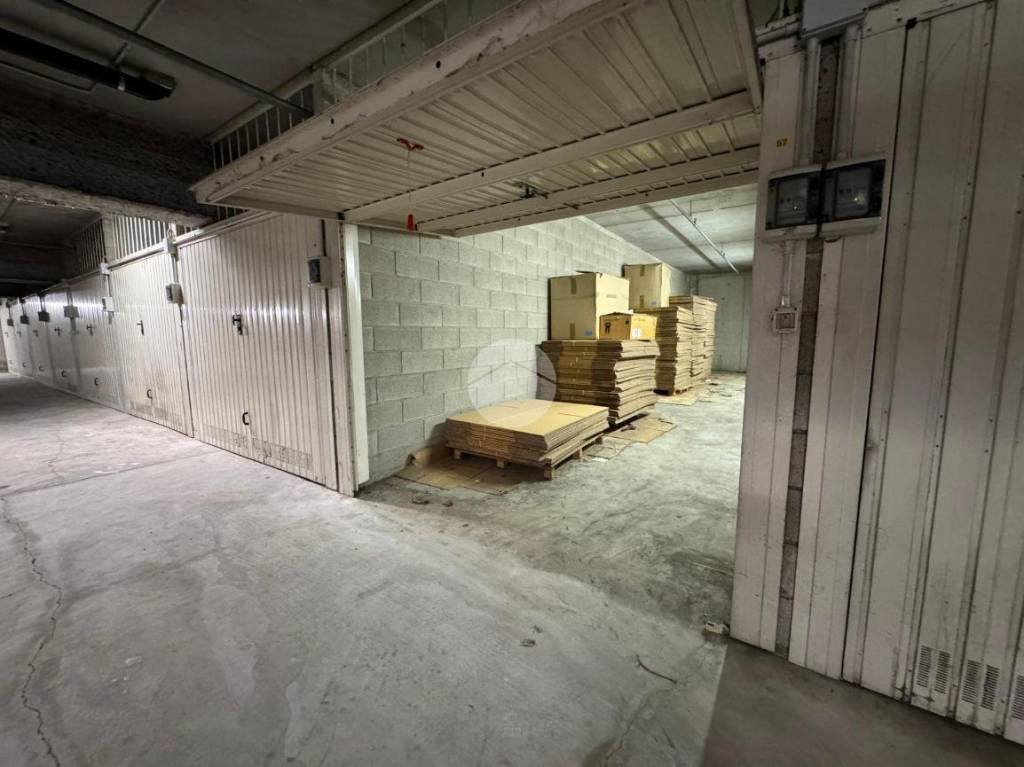 locale di sgombero in vendita a Vimercate