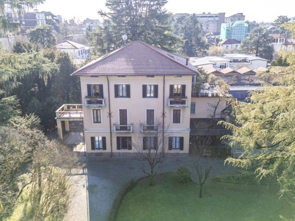 casa indipendente in vendita a Vimercate