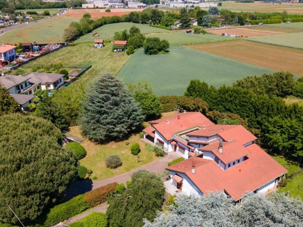 casa indipendente in vendita a Vimercate in zona Ruginello / Oldaniga