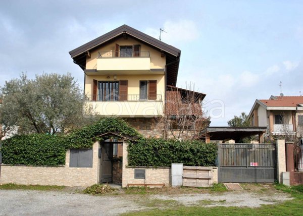casa indipendente in vendita a Vimercate