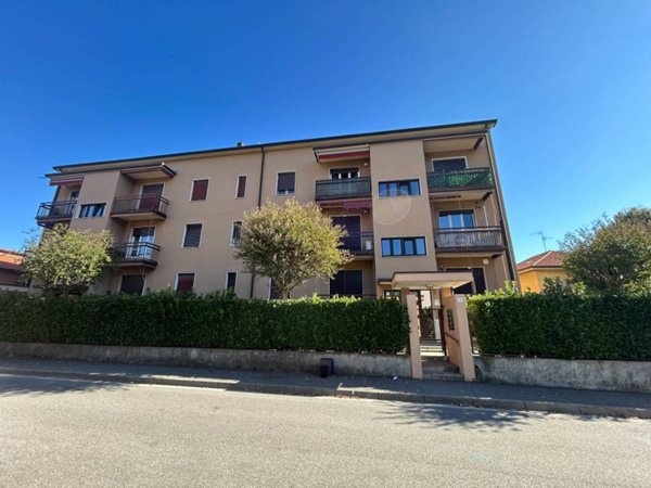 appartamento in vendita a Vimercate in zona Oreno