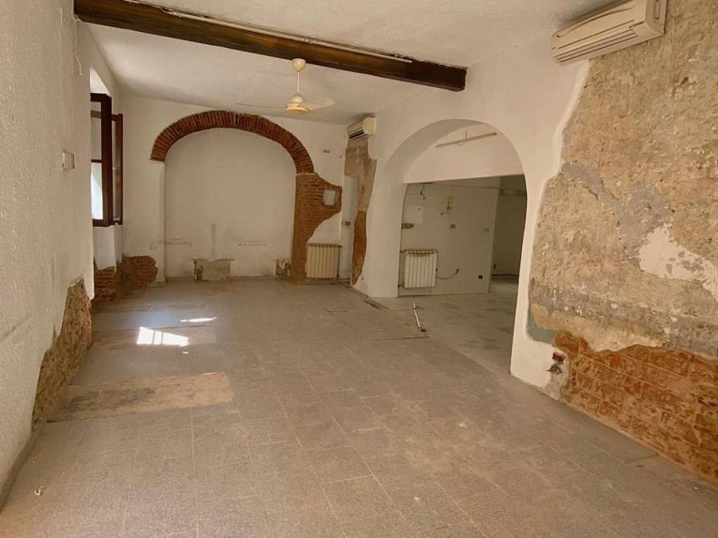 negozio in vendita a Vimercate