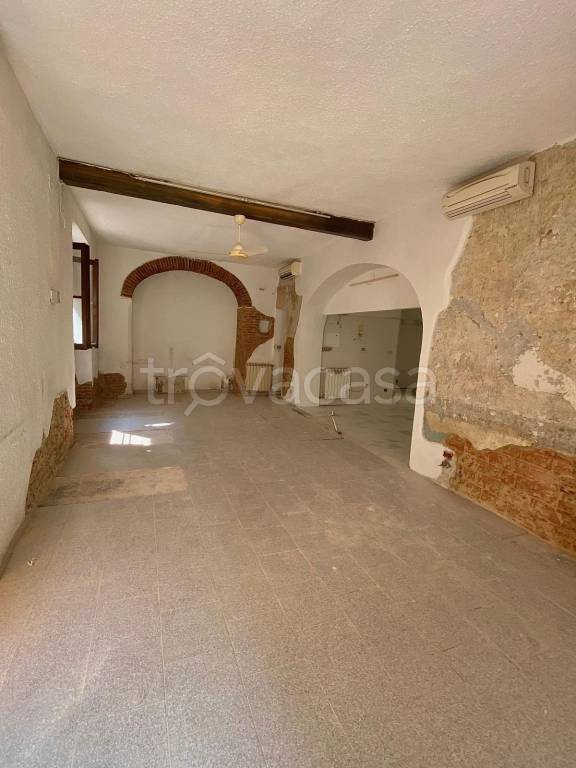 negozio in vendita a Vimercate