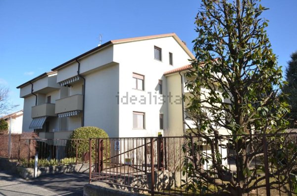 appartamento in vendita a Vimercate in zona Ruginello / Oldaniga