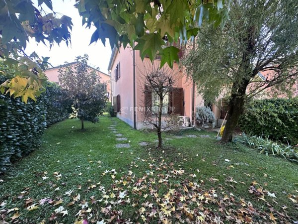 casa indipendente in vendita a Vimercate in zona Velasca