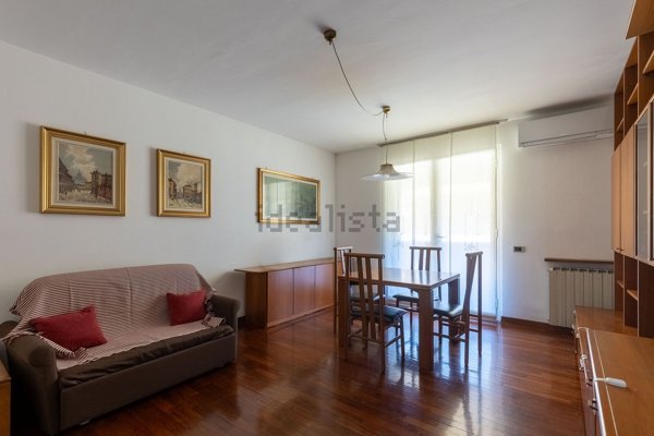 appartamento in vendita a Vimercate in zona Centro Storico