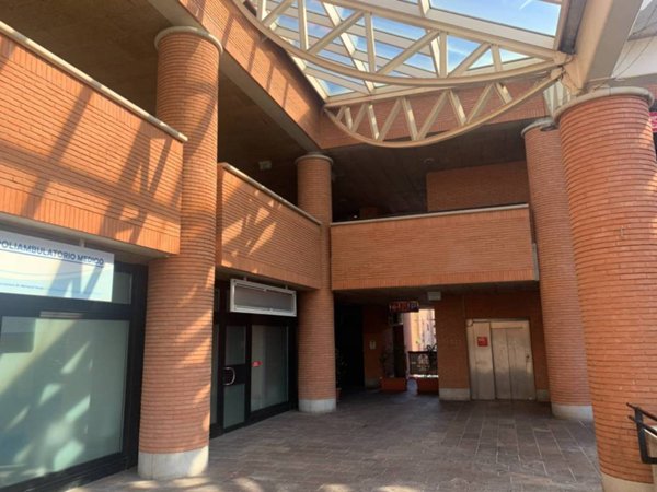 appartamento in vendita a Vimercate in zona Centro Storico