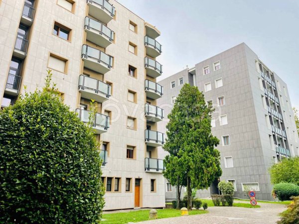 appartamento in vendita a Vimercate in zona Centro Storico