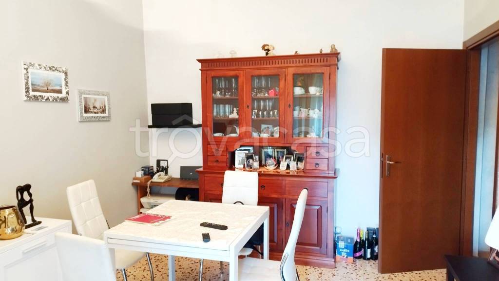 appartamento in vendita a Vimercate in zona Centro Storico