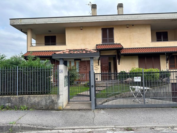 appartamento in vendita a Vimercate