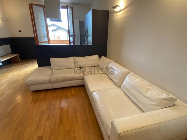 appartamento in vendita a Vimercate in zona Oreno