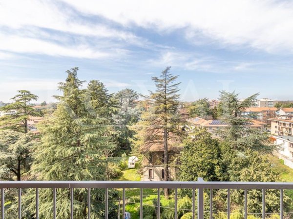 appartamento in vendita a Vimercate in zona Centro Storico