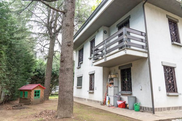 casa indipendente in vendita a Vimercate