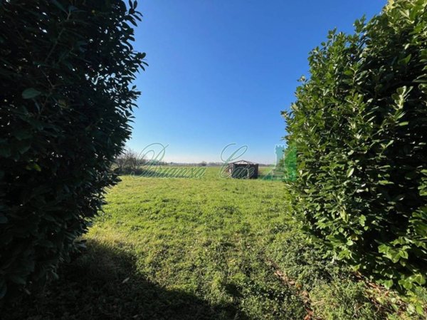 terreno agricolo in vendita a Vimercate in zona Oreno