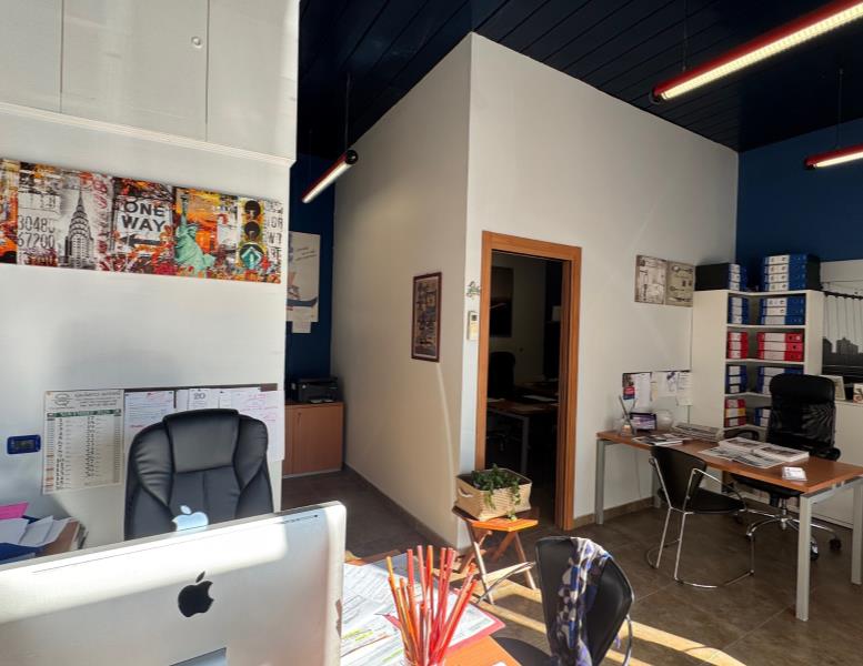 ufficio in vendita a Vimercate in zona Centro Storico