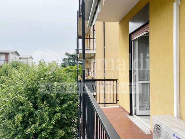 appartamento in vendita a Vimercate in zona Centro Storico