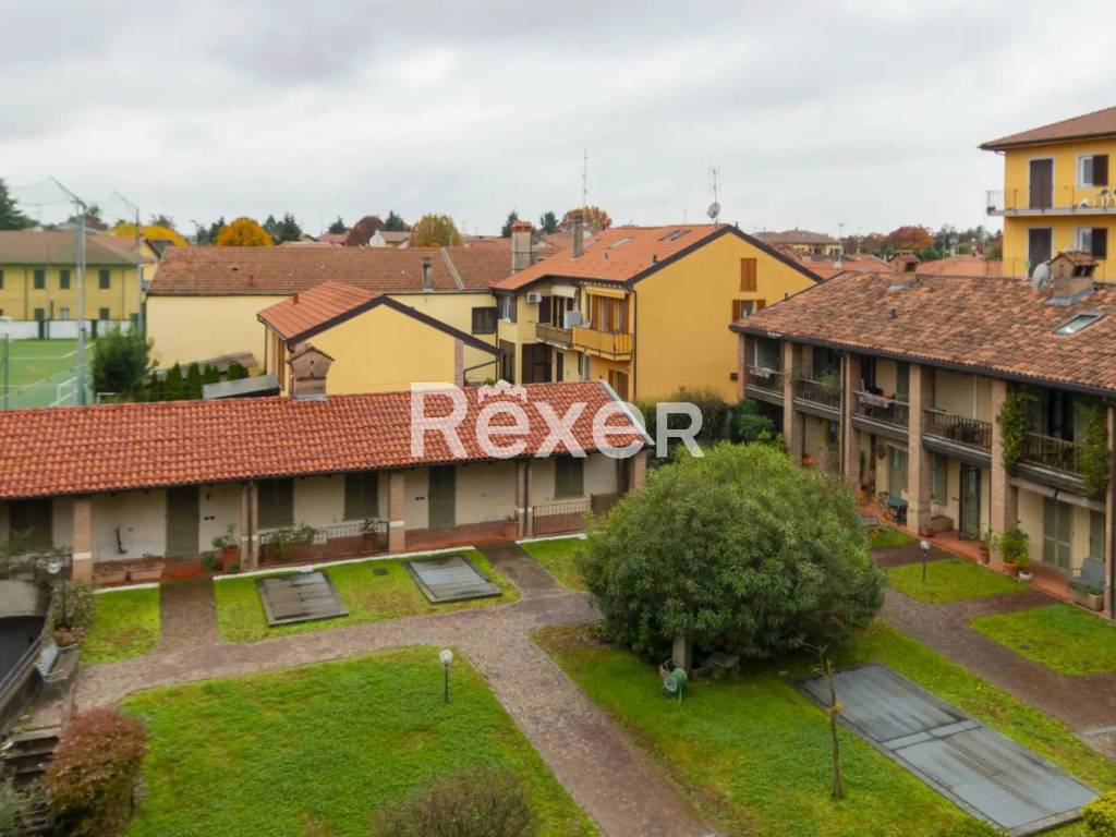 appartamento in vendita a Vimercate in zona Oreno