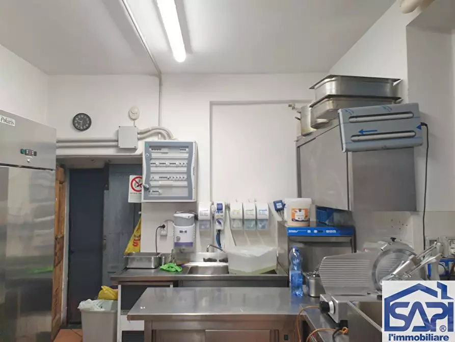 negozio in vendita a Vimercate