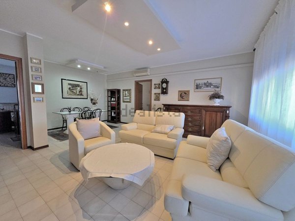 appartamento in vendita a Vimercate in zona Oreno