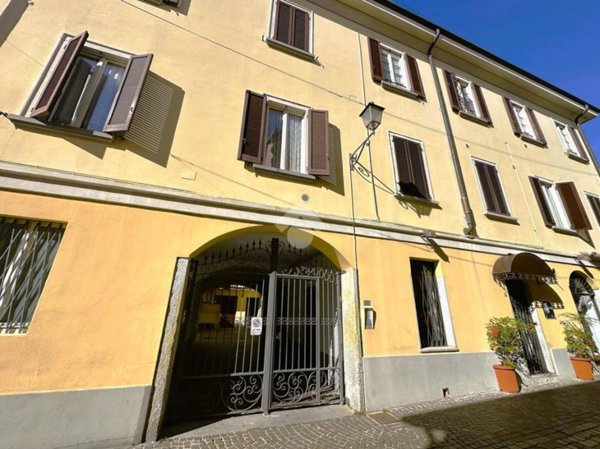 appartamento in vendita a Vimercate in zona Centro Storico