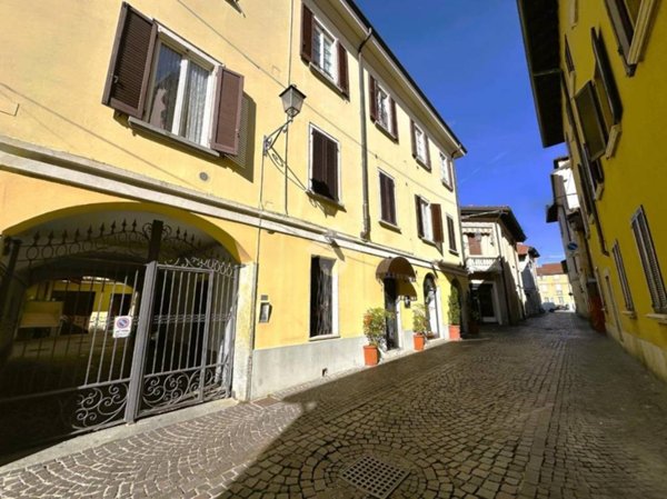 appartamento in vendita a Vimercate in zona Centro Storico