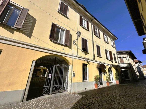 appartamento in vendita a Vimercate in zona Centro Storico