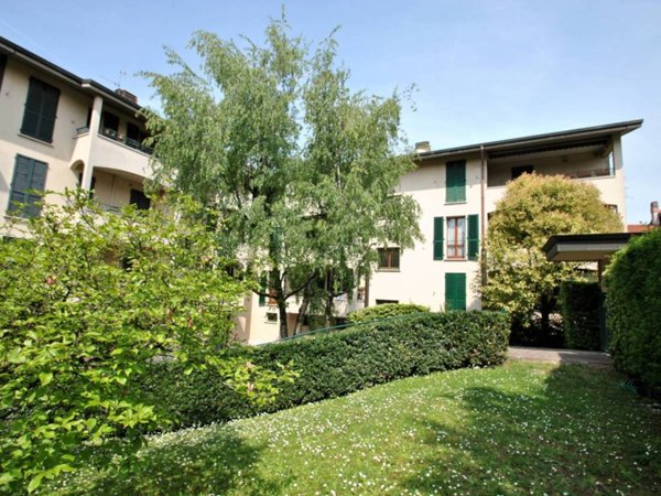 appartamento in vendita a Vimercate in zona Oreno