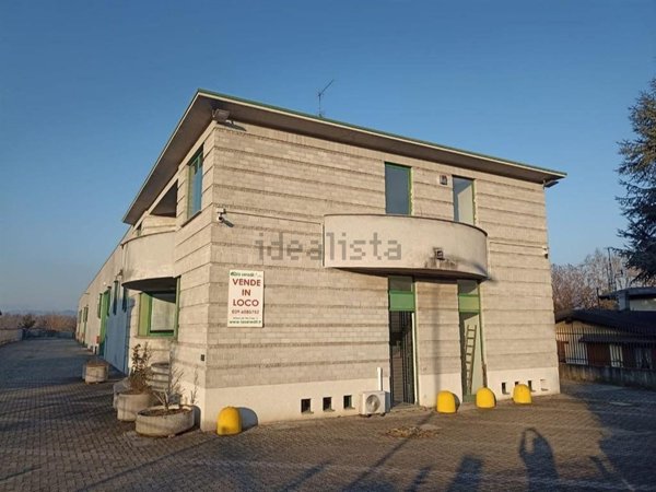 capannone in vendita a Vimercate