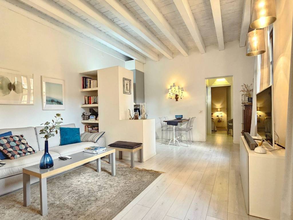 appartamento in vendita a Vimercate in zona Oreno