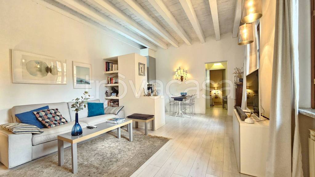 appartamento in vendita a Vimercate in zona Oreno