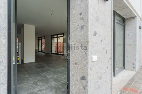 negozio in vendita a Vimercate in zona Centro Storico