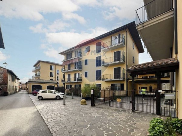appartamento in vendita a Vimercate in zona Oreno