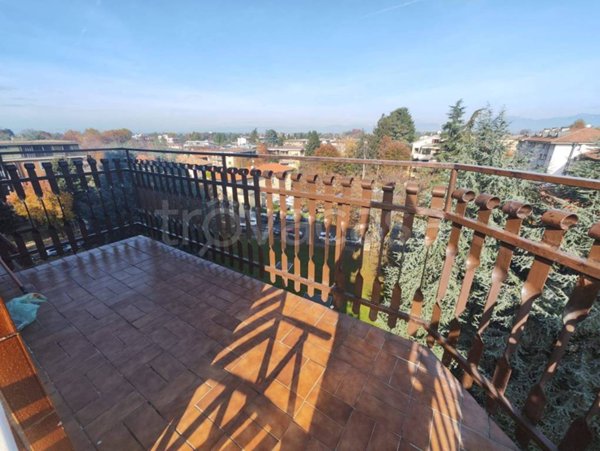 appartamento in vendita a Vimercate in zona Centro Storico