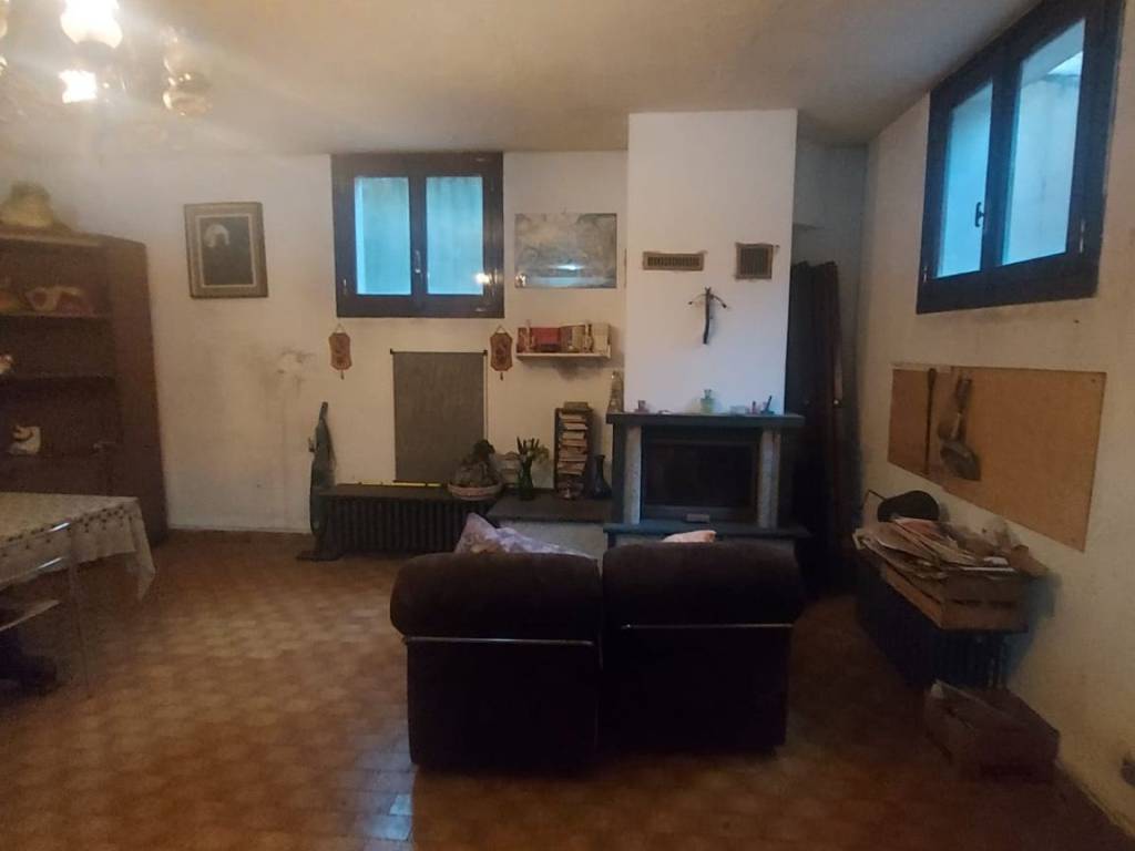 casa indipendente in vendita a Vimercate in zona Oreno