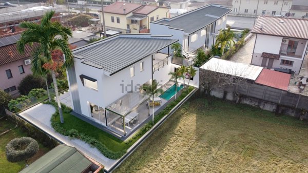 casa indipendente in vendita a Vimercate