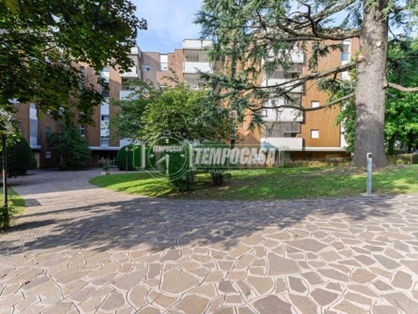 appartamento in vendita a Vimercate