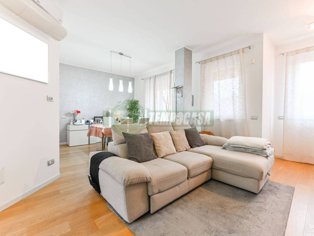 casa indipendente in vendita a Vimercate