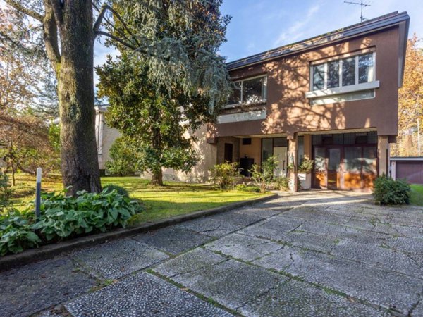 casa indipendente in vendita a Vimercate