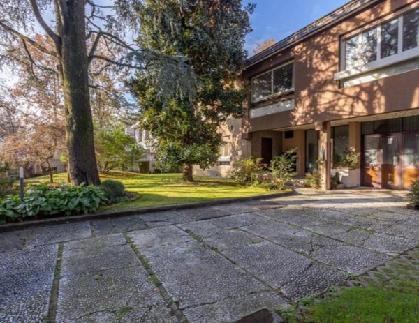 casa indipendente in vendita a Vimercate