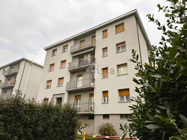 appartamento in vendita a Vimercate in zona Ruginello / Oldaniga