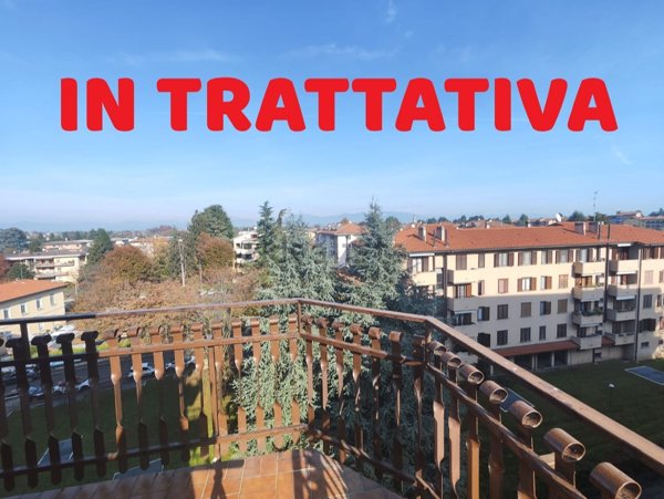 appartamento in vendita a Vimercate in zona Centro Storico