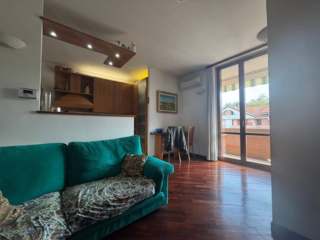 appartamento in vendita a Vimercate in zona Velasca