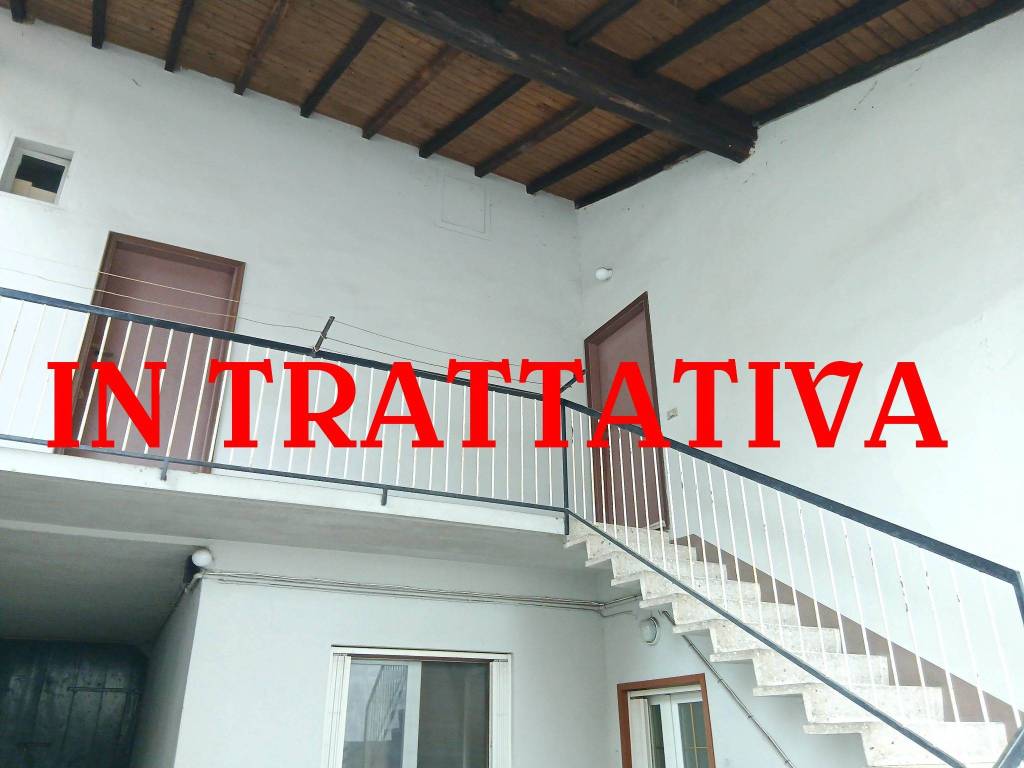 appartamento in vendita a Vimercate in zona Centro Storico