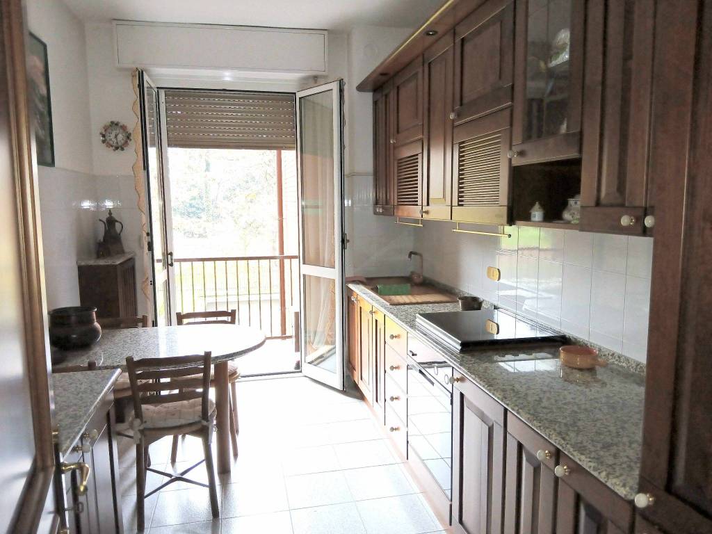 appartamento in vendita a Vimercate in zona Oreno