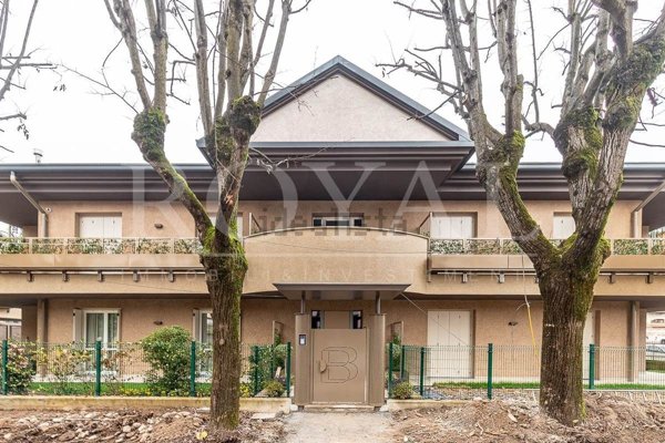 appartamento in vendita a Vimercate in zona Centro Storico